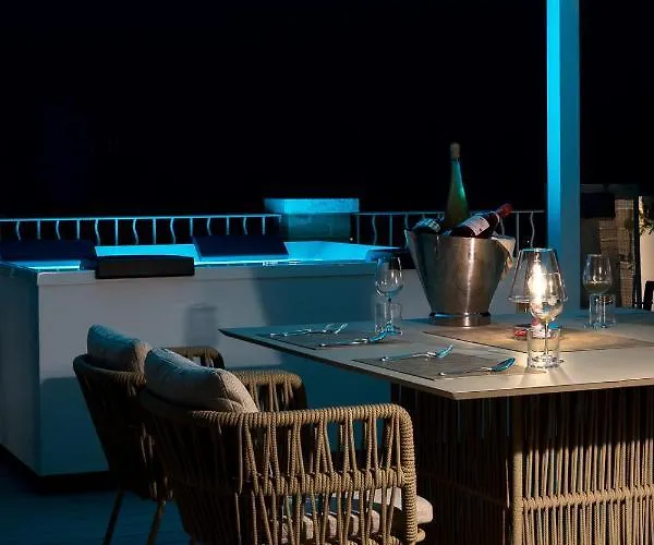 Апартаменты Casadelmare14 Roof Deluxe - Vista Mozzafiato Con Jacuzzi